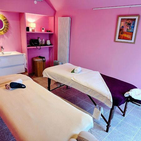 Le Spa Est Dans Le Pre Trigueres Eksteriør billede